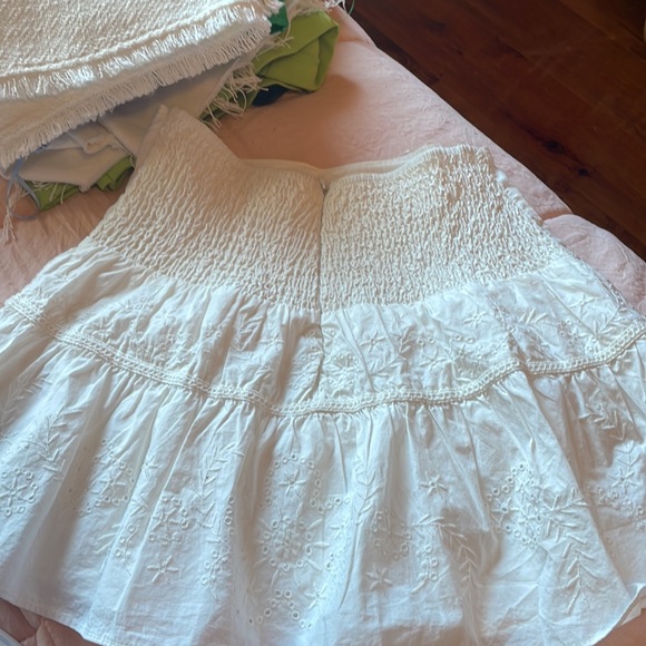 White mini Zara skirt. - Picture 2 of 3